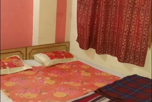 Natraj Inn Paying Guest House-Standard (With Air Cooler)